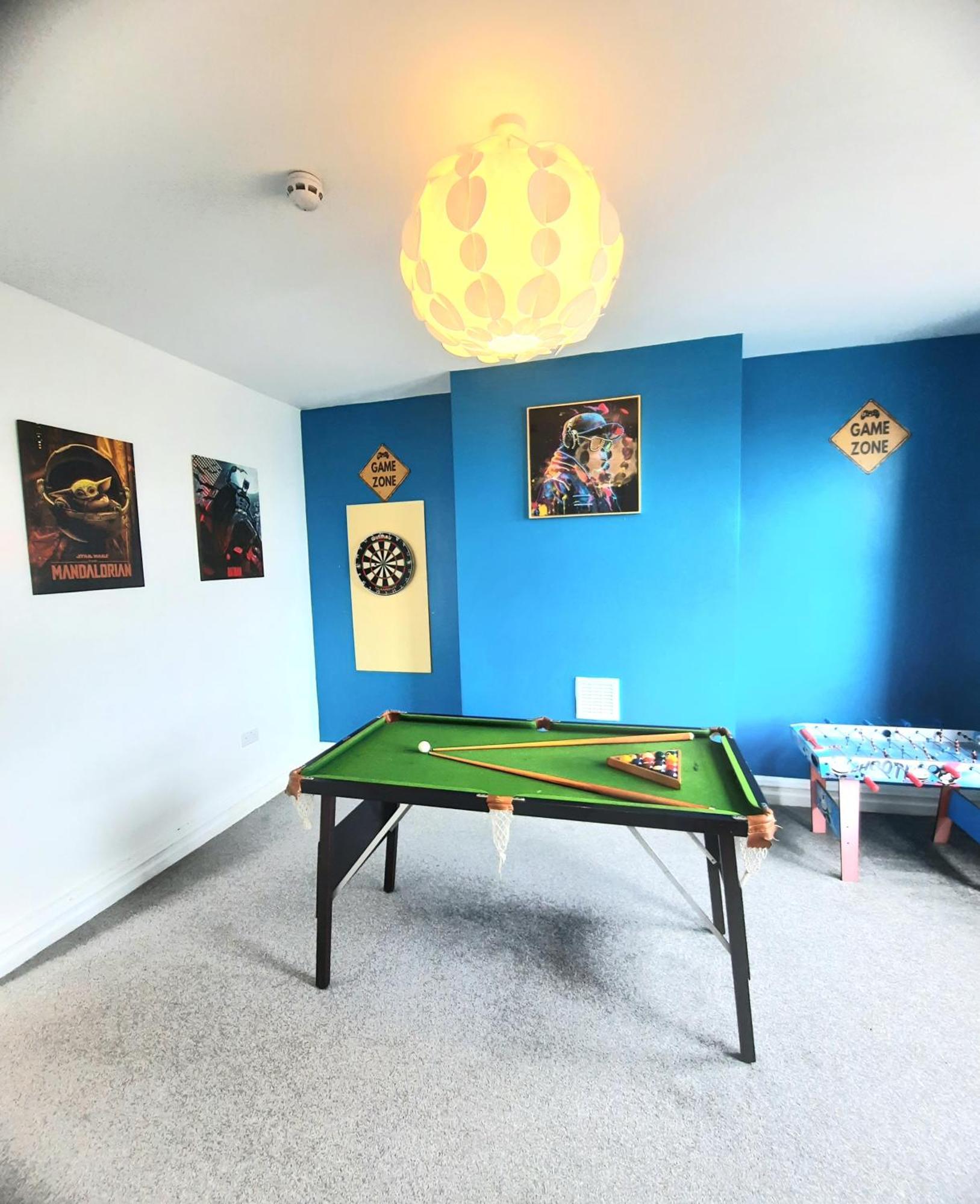 Home In Woodhouse, Leeds,Free 4 Car Parking,Free Wifi Exterior photo